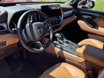 Toyota Highlander interior detailed by Optic Detail