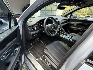 Bentley Bentayga interior detailed by Optic Detail
